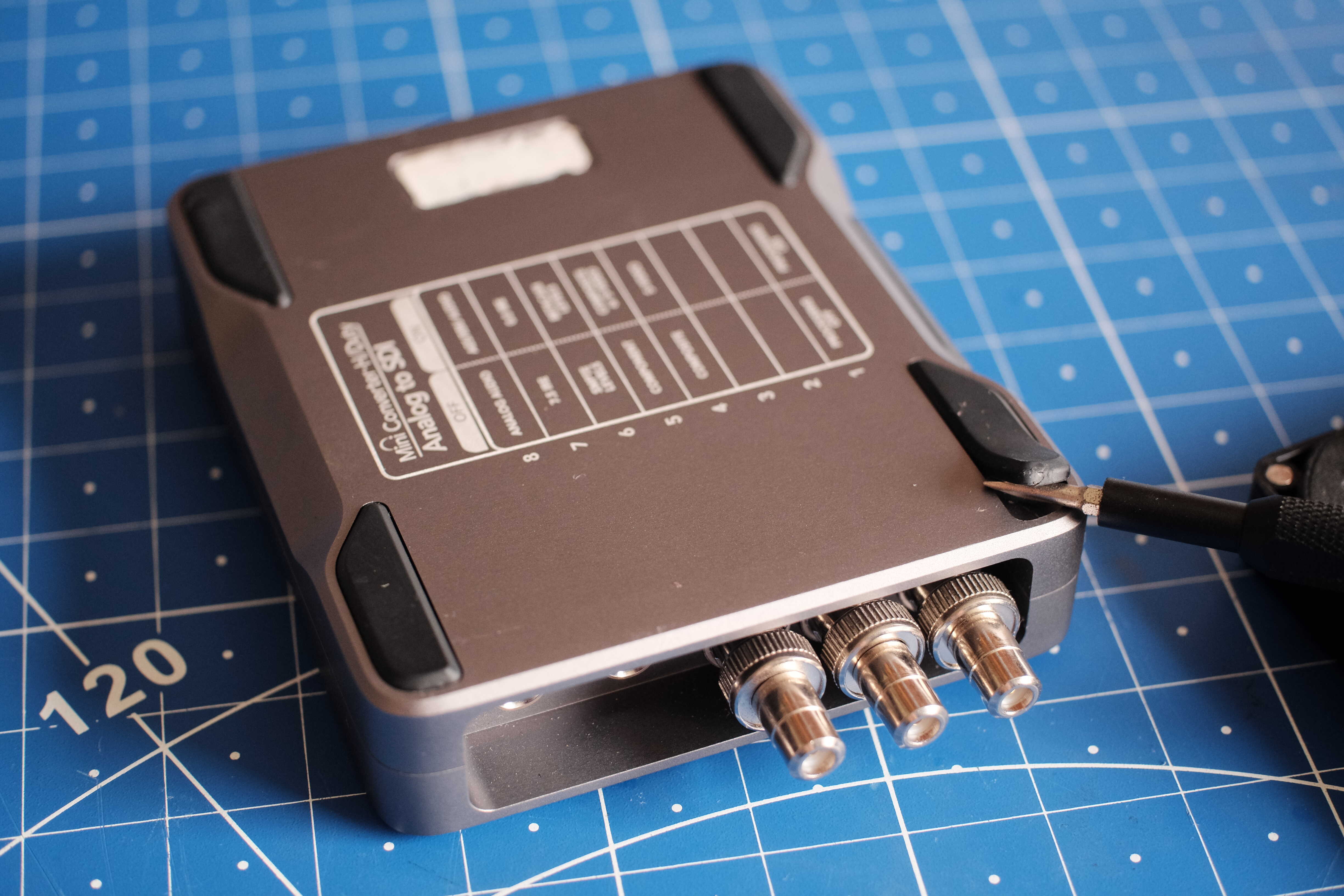 BlackMagicMiniConverterAnalogToSDIScrews